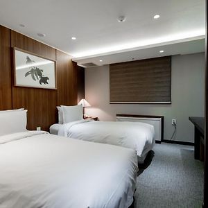 Deluxe Twin Room No View